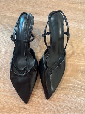 Sleek Black Pointed Slingback Pumps NWOT